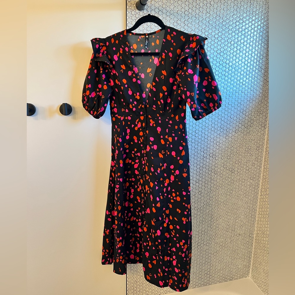 Flowy flutter sleeve midi dress. Worn once